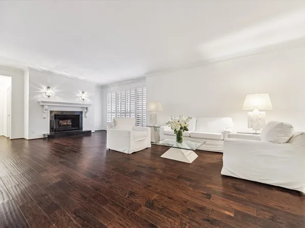 9333 Memorial Dr APT 301, Houston, TX 77024