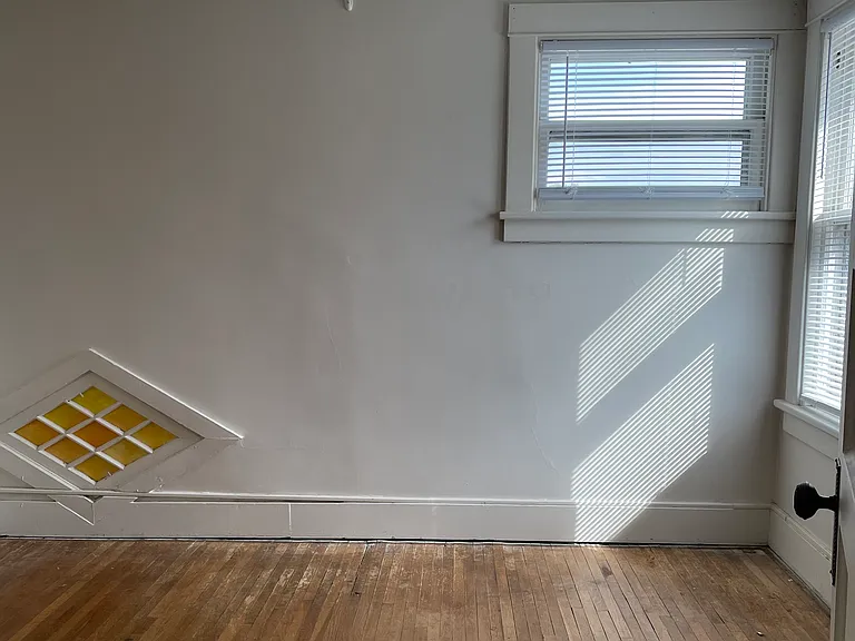 821 Goodhue Blvd #9 — Photo 3