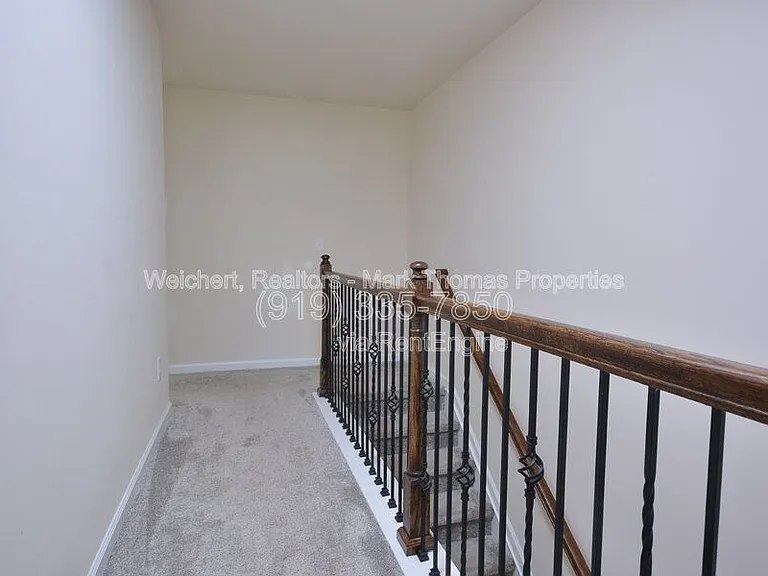 409 Vassar Dr — Photo 25