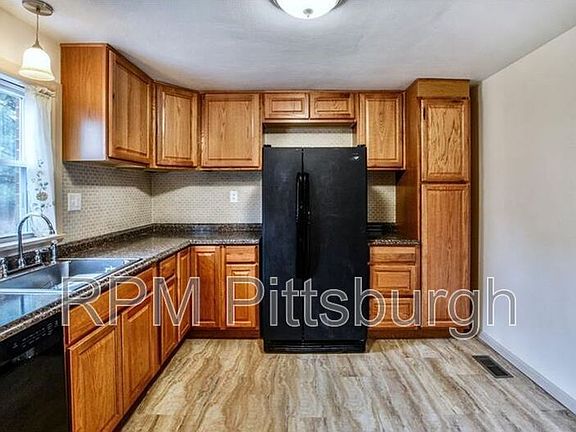 2nd image of 2624 Lynnhaven Dr