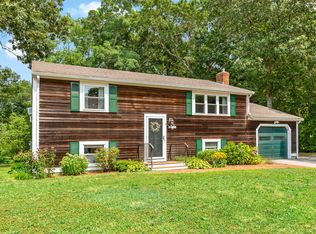 2 Tanglewood Dr, East Falmouth, MA 02536