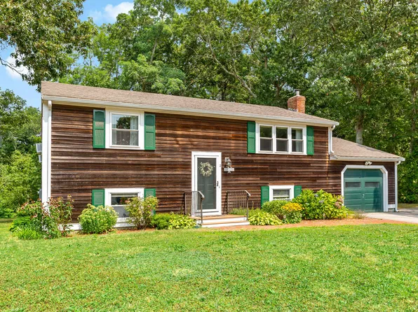 2 Tanglewood Drive, East Falmouth, MA 02536