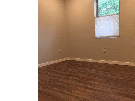3rd image of 1643 N Marshall St #1