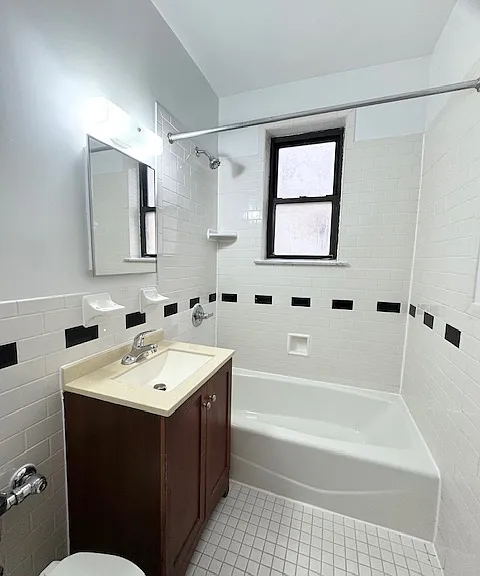 21-38 Crescent St #C1 — Photo 7