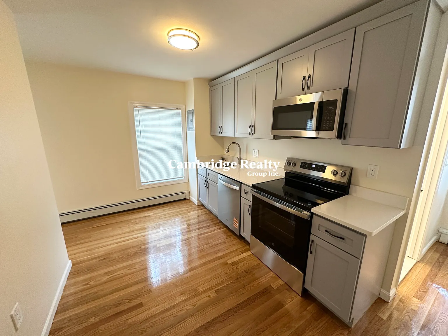 3 bed, 1.0 bath, $3,500 — Photo 3