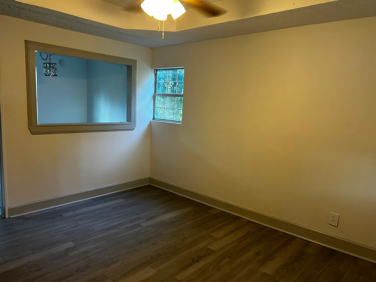 3 bed, 1050 sqft, $1,450 — Photo 3