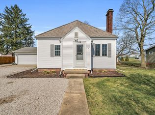 104 W Sherman St, Saint Joseph, IL