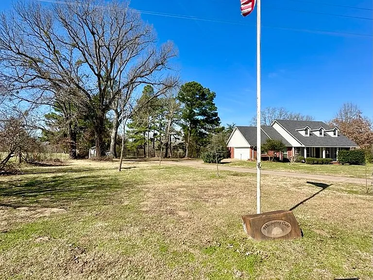 10191 FM 607 N — Photo 4