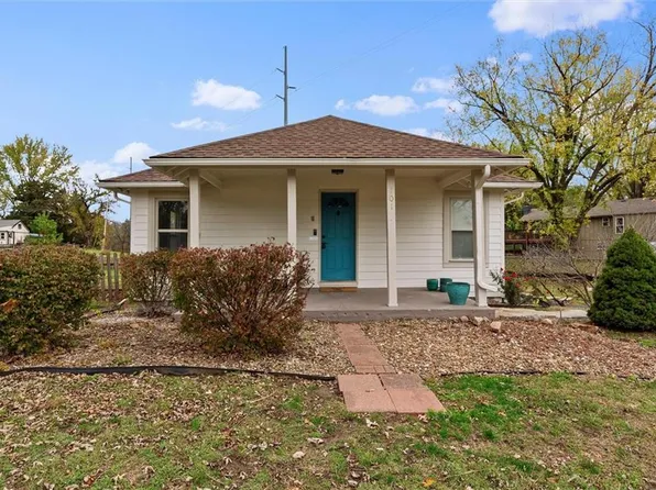 101 Johnson Rd, Liberty, MO 64068