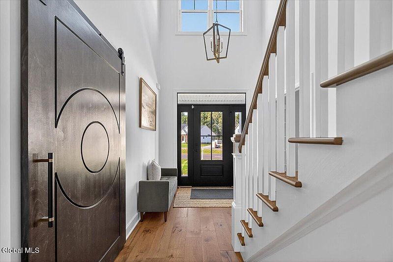 4th image of 8 Brooke Court