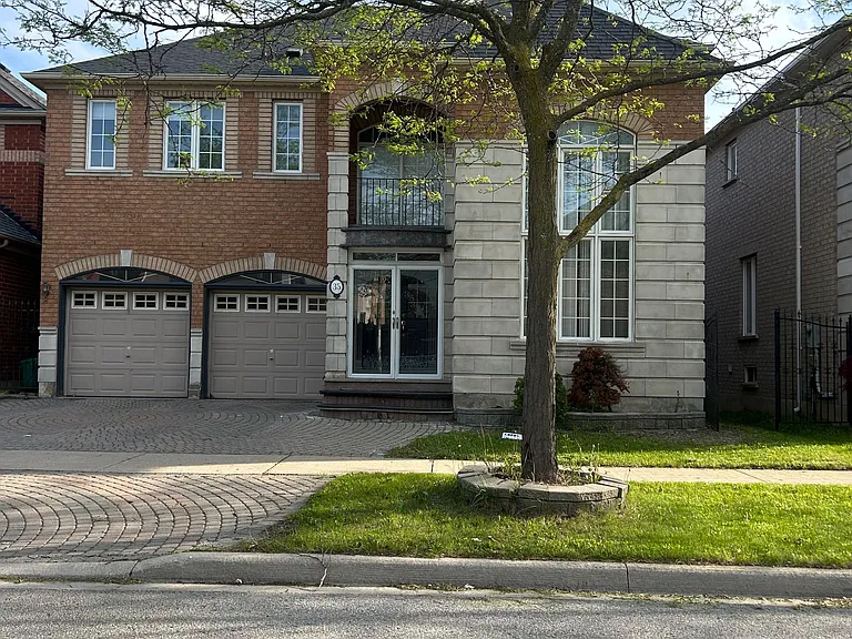 35 Gemini Cres — Photo 3