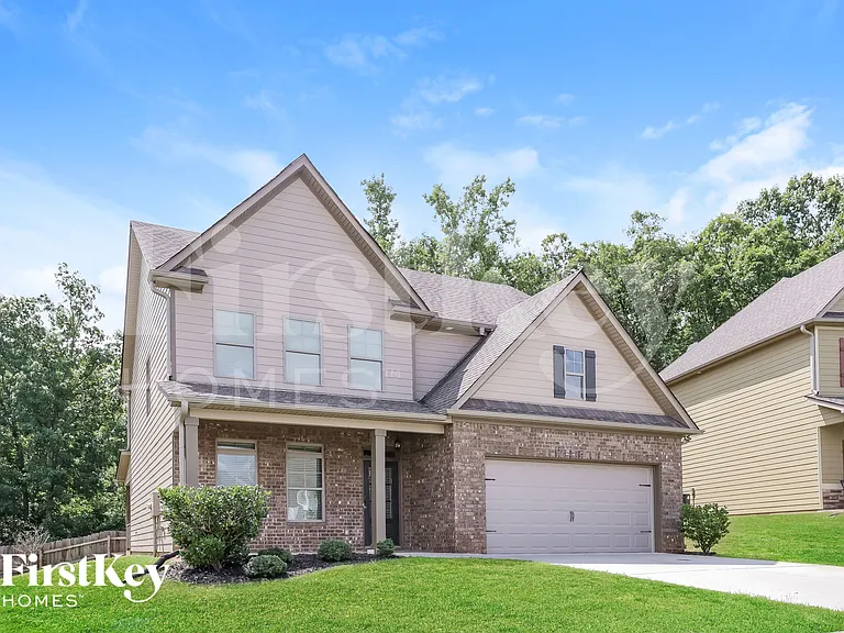 101 Village Park Dr — Photo 2