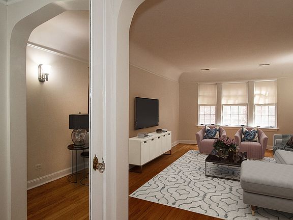 5th image of 1128 W Washington Blvd #3A