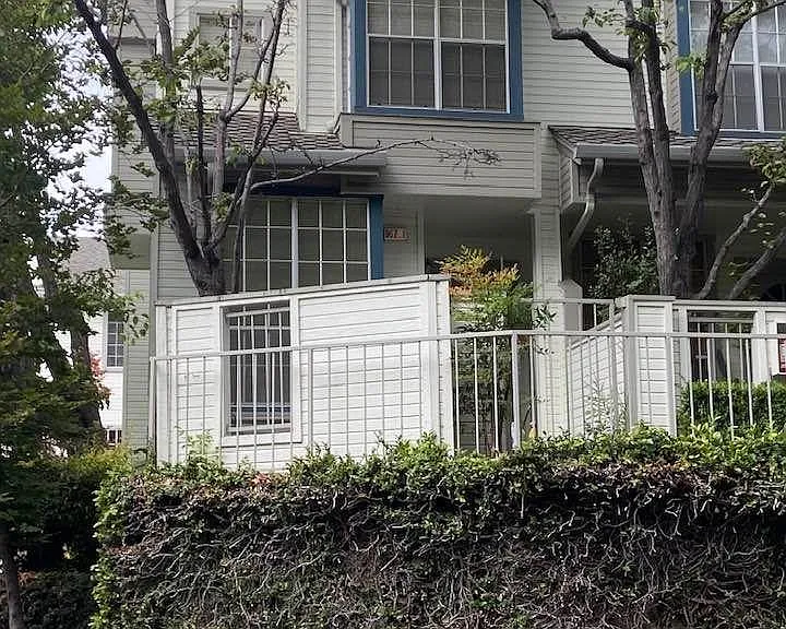 967 Belmont Ter #1 — Photo 15