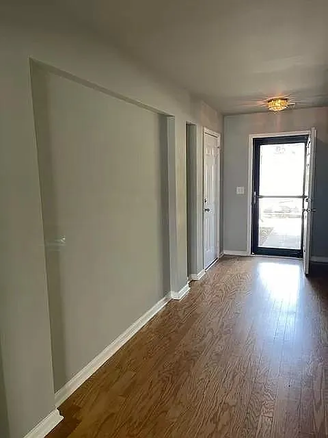 5059 Carrington Ct — Photo 2