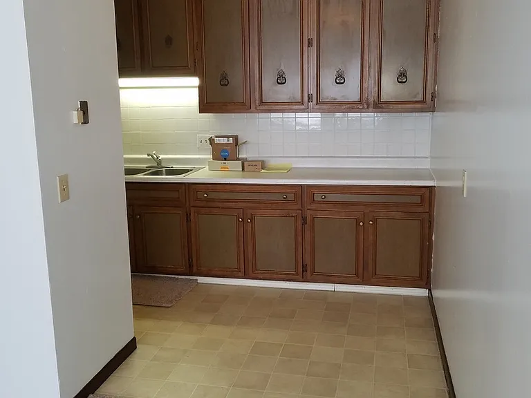 410 N Terrace St — Photo 5