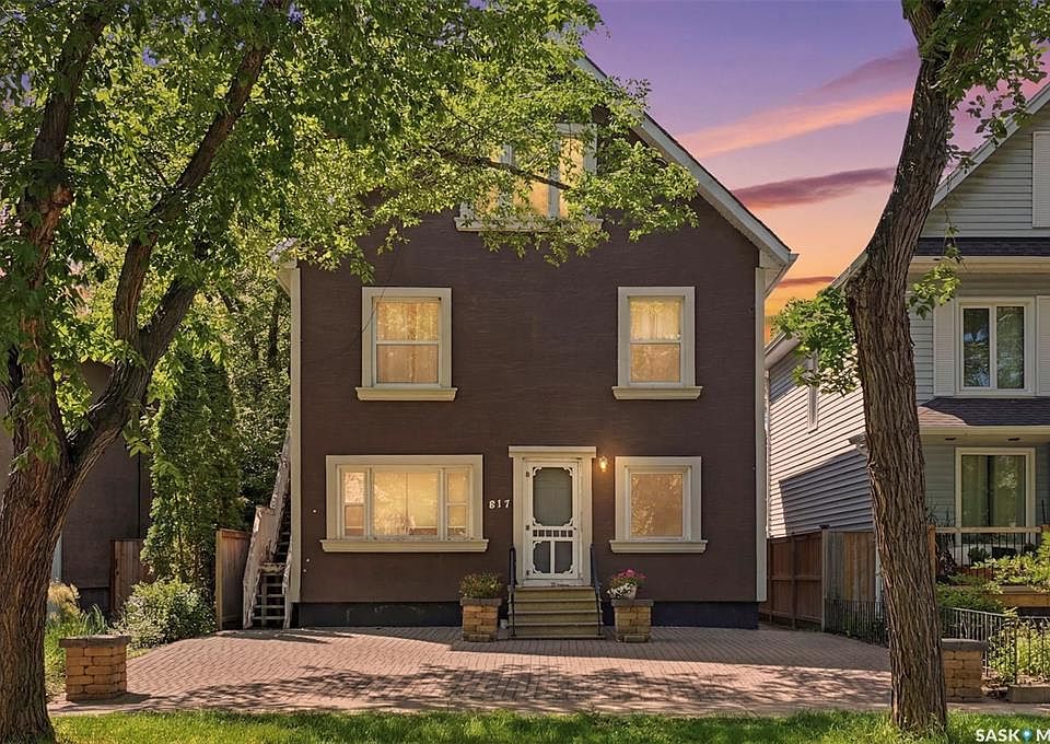 1st image of 817 8th AVENUE N