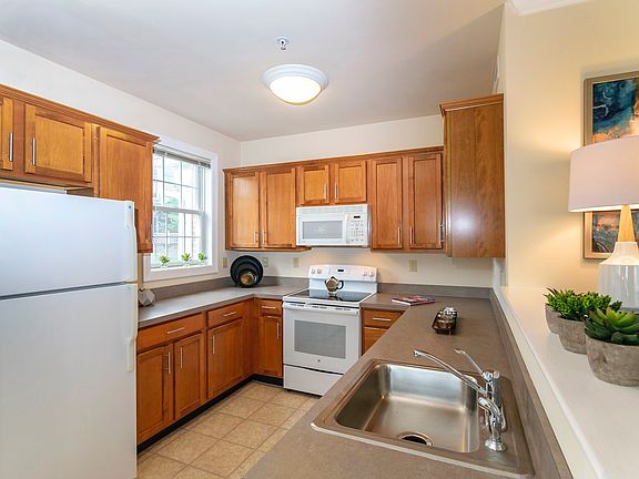 Kitchen at Claremont Apartments