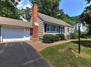 416 Palmetto Rd, Bridgeport, CT 06606