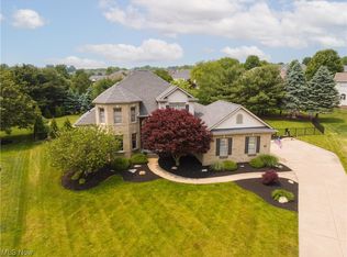 2166 Mackay Cir NW, North Canton, OH 44720