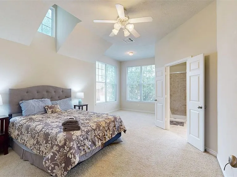 4307 Spring Hill Dr — Photo 8