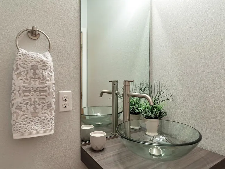 1/2 bath