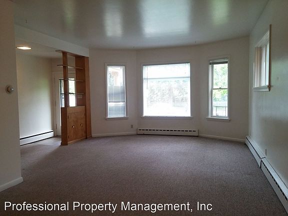 3rd image of 309 S 4th St W APT A