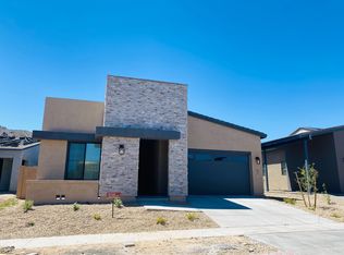 943 E Paseo Way, Phoenix, AZ 85042