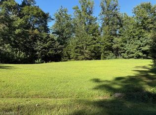 52 Chestnut Mountain Farms Pkwy, Mc Grady, NC 28649