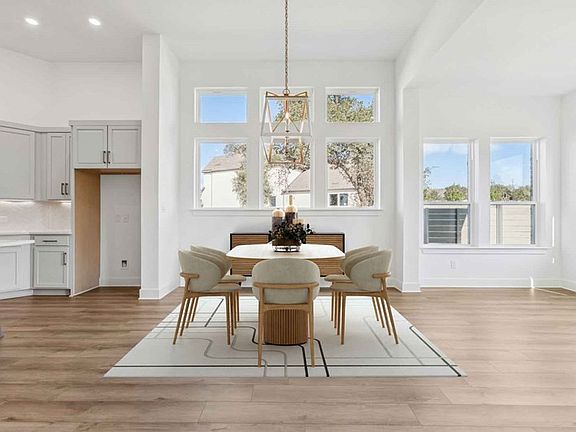 The Flower Mound - Dining