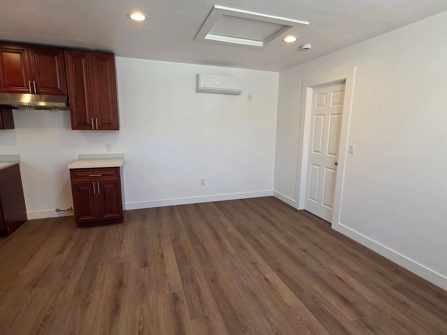 1 bed, 450 sqft, $1,900 — Photo 4