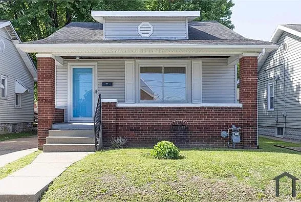307 Richardt Ave — Photo 2