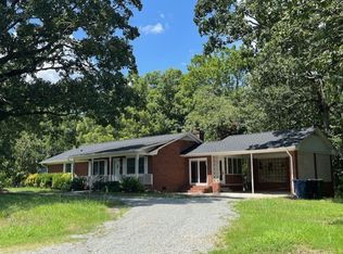 3207 Isley Dr, Snow Camp, NC 27349