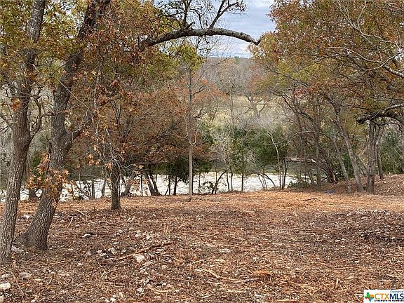 5th image of 653 Creekside Dr
