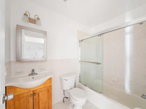 83 Oxford Avenue image 13 of 24