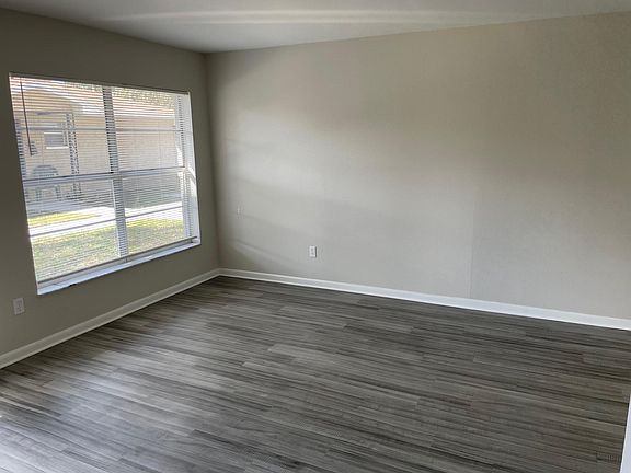 4th image of 217 Lenox St #217