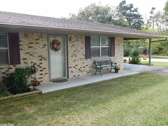 3rd image of 718 Meadowbrook Dr