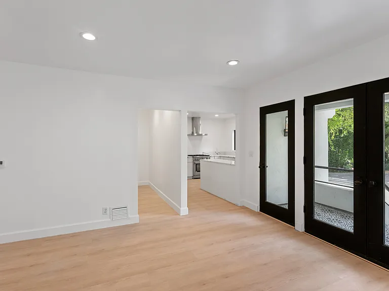 1800 Benedict Canyon Dr — Photo 10