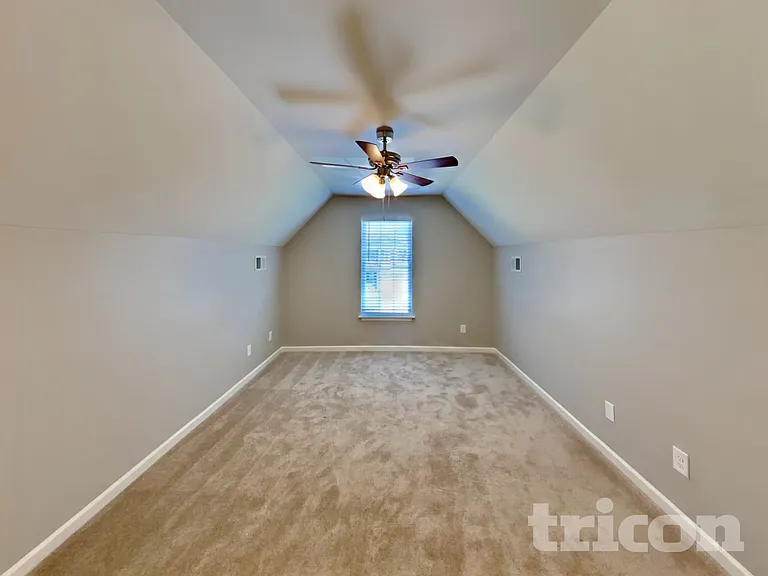 1582 Weatherend Dr — Photo 17
