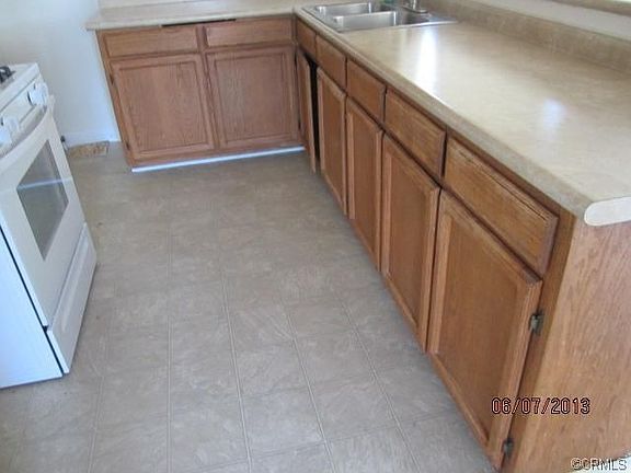 5th image of 1662 E McKinley Ave