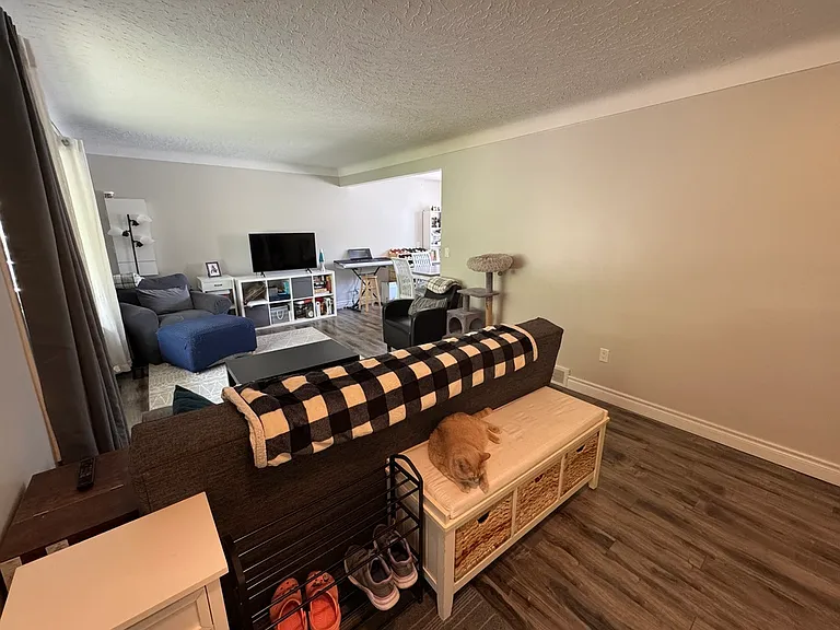 2 Oswald Ave — Photo 2