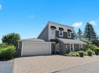 4265 Meyers Rd, Waterford, MI 48329