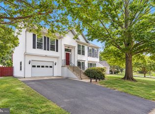 9402 Luke Dr, Manassas Park, VA 20111