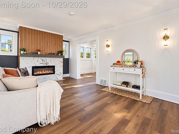 2nd image of 15580 Linwood St