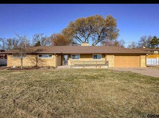 328 N 90th St, Omaha, NE 68114
