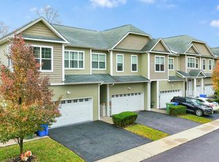 17 Magnolia Park Road, Middletown, NY 10940