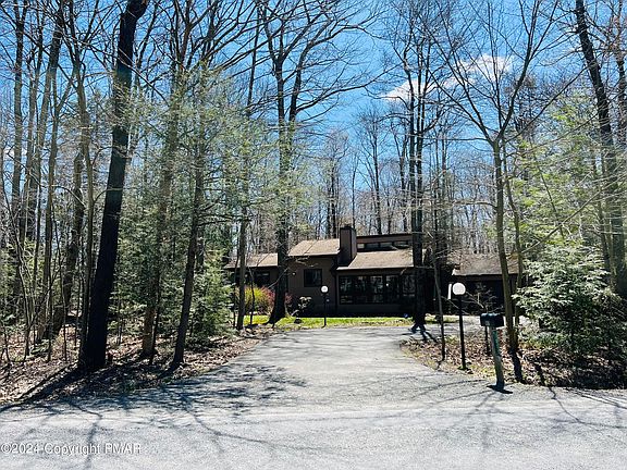 2nd image of 1071 Salamanca Dr