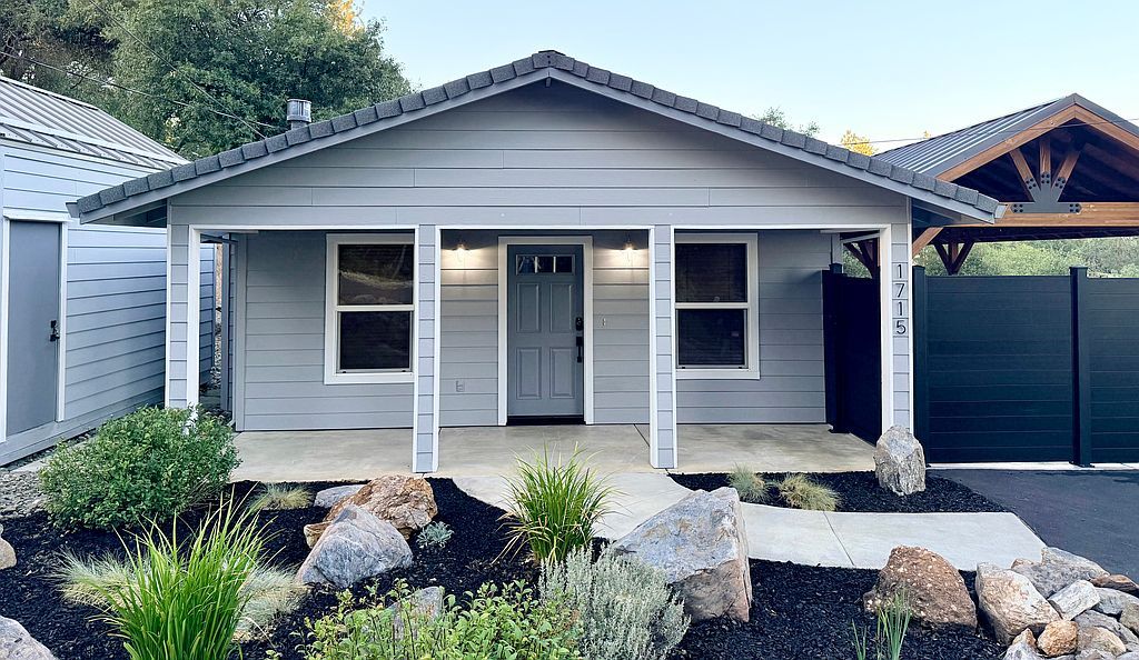 1715 Karen Way - Property Image