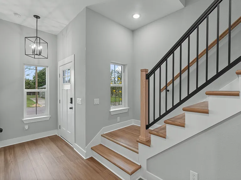 706 N F St #B — Photo 15