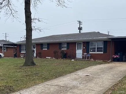 34 Queensway Dr photo 1